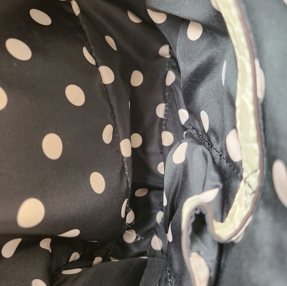 Anne Klein Cream and Gold hardware Faux Alligator Shoulder bag in EUC! - Picture 14 of 15